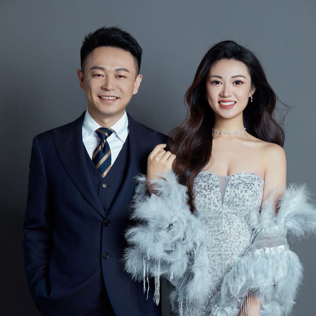 主播妍伊夫妇
