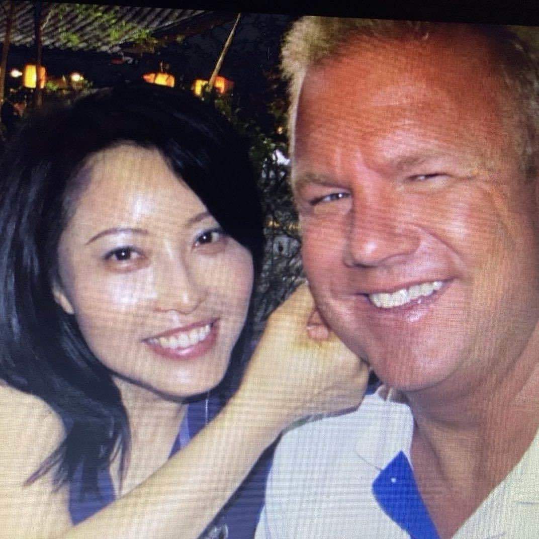 丁丁和村长在美国